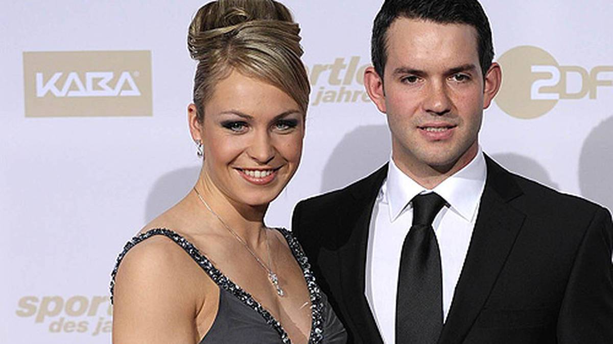 Magdalena Neuner ist die bekannteste und erfolgreichste deutsche Biathletin aller Zeiten und auch fünf Jahre nach ihrem Rücktritt noch immer sehr beliebt bei den Fans. Mittlerweile ist sie mit ihrem langjährigen Freund Sepp Holzer verheiratet und zweifache Mutter.  SPORT1 blickt auf ihre Laufbahn und die anschließende Zeit 