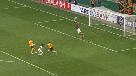 In einem engen Duell setzte sich der VfB Stuttgart knapp bei Dynamo Dresden durch und feierte trotz Unterzahl und drei Alutreffern den Einzug in die zweite Pokalrunde. 