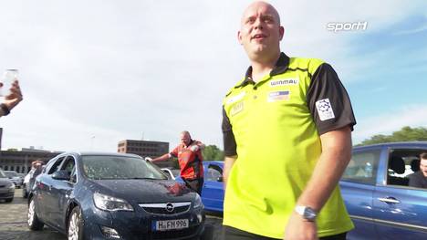 Besondere Zeiten erfordern besondere Maßnahmen: Darts-Fans kommen bei der Drive-In-Darts-Gala in Hannover voll auf ihre Kosten. 