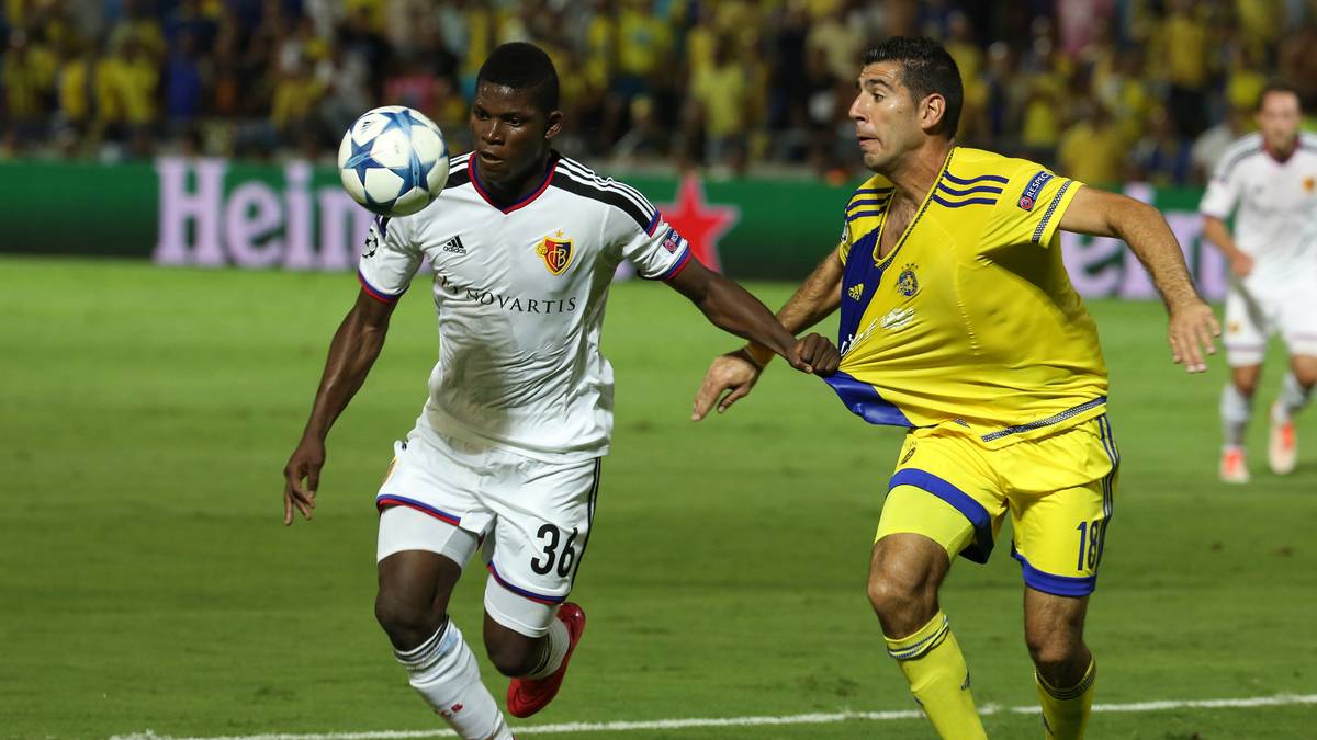 Tel Aviv aber gleicht durch Eran Zahavy aus und rettet das Ergebnis über die Zeit. Basel ist ausgeschieden und wird so in der UEFA Europa League antreten. Auch der FC Schalke und der FC Augsburg sind dabei mögliche Gegner