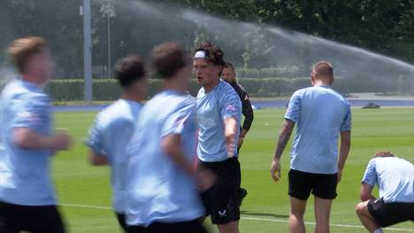 Beim Trainingsauftakt der Hertha steht außer der Fitness vor allem eins im Vordergrund: Zusammenhalt. Doch Trainer Stefan Leitl weiß, dass bis zum Aufstieg noch ein weiter Weg ist. 