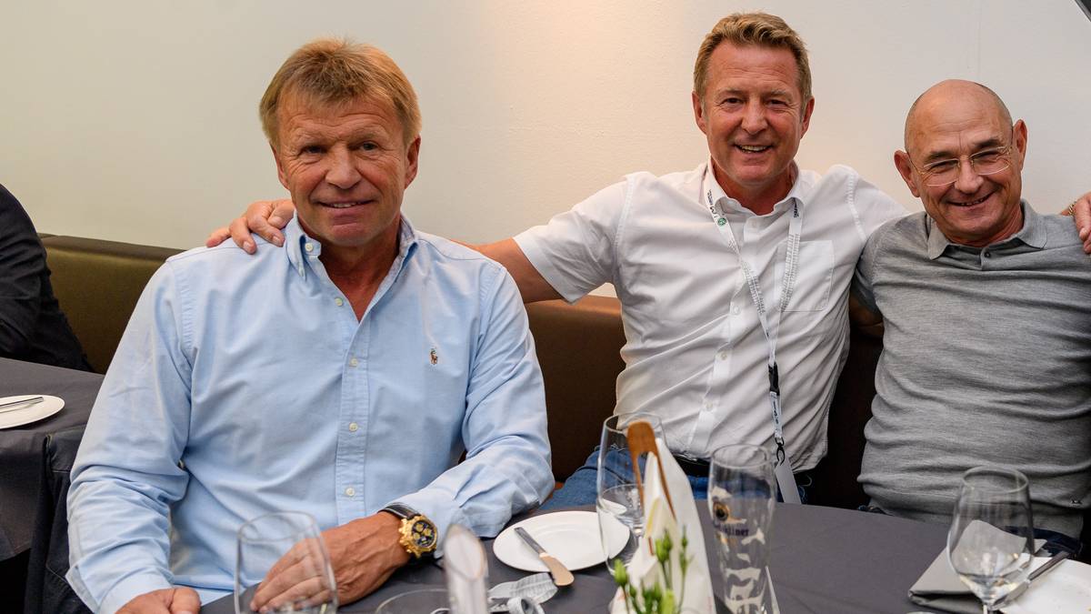 KARLHEINZ und BERND FÖRSTER: 1980 gewannen sie gemeinsam den EM-Titel mit der Nationalmannschaft. Die beiden Abwehrspieler waren erst das zweite Bruderpaar nach Fritz und Ottmar Walter, dem es gelang, einen Titel im DFB-Dress zu holen. Die ehemaligen Abwehrroutiners haben gemeinsam sogar die meisten Länderspiele aller bisherigen Brüderpaare