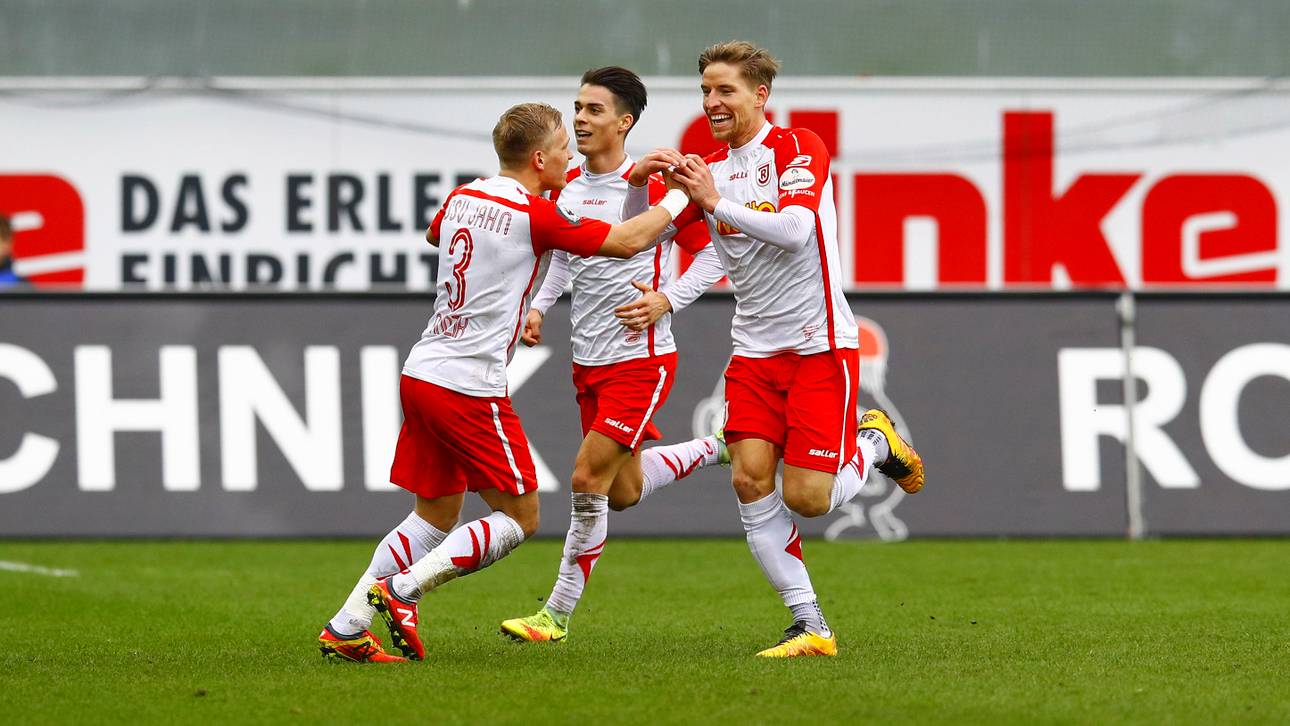 Regensburg erobert Relegationsplatz