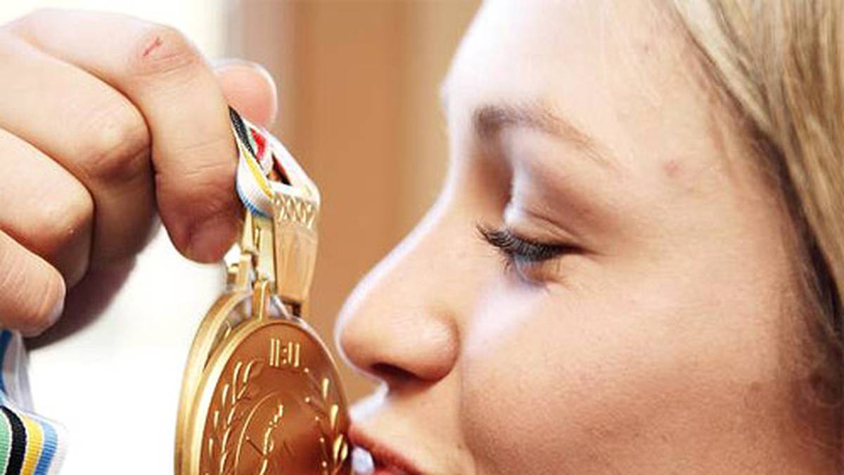 Trotz ihrer erst 25 Jahre gehört Neuner zu den erfolgreichsten deutschen Biathletinnen aller Zeiten. Gleich bei ihrer ersten WM-Teilnahme in Antholz 2007 erobert sie drei Goldmedaillen