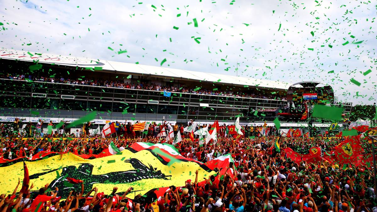 MONZA/ITALIEN, 4. September: Hier dominiert die Farbe Rot – nämlich die von Ferrari. Der letzte Sieg der Traditionsmarke liegt allerdings schon etwas Jahre zurück, 2010 gewann Fernando Alonso im Ferrari