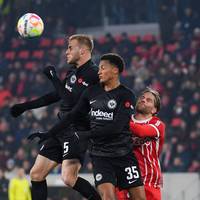 Hrvoje Smolcic kann Eintracht Frankfurt in dieser Saison nicht mehr helfen. Der Kroate verletzte sich folgenschwer auf der Länderspielreise.