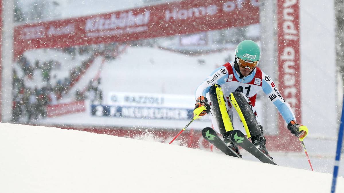 FELIX NEUREUTHER (30): Der Sunnyboy, der "Hans Sarpei des Internets" (fast 450.000 Facebook-Likes), der Sandkastenfreund von Bastian Schweinsteiger (der ihn in einem Jugendrennen mal besiegte): Felix Neureuther ist der Star des deutschen DSV-Kaders. Nach WM-Silber 2013 und einem verkorksten Olympia 2014 ist der Sohn von Rosi Mittermaier und Christian Neureuther stärker denn je