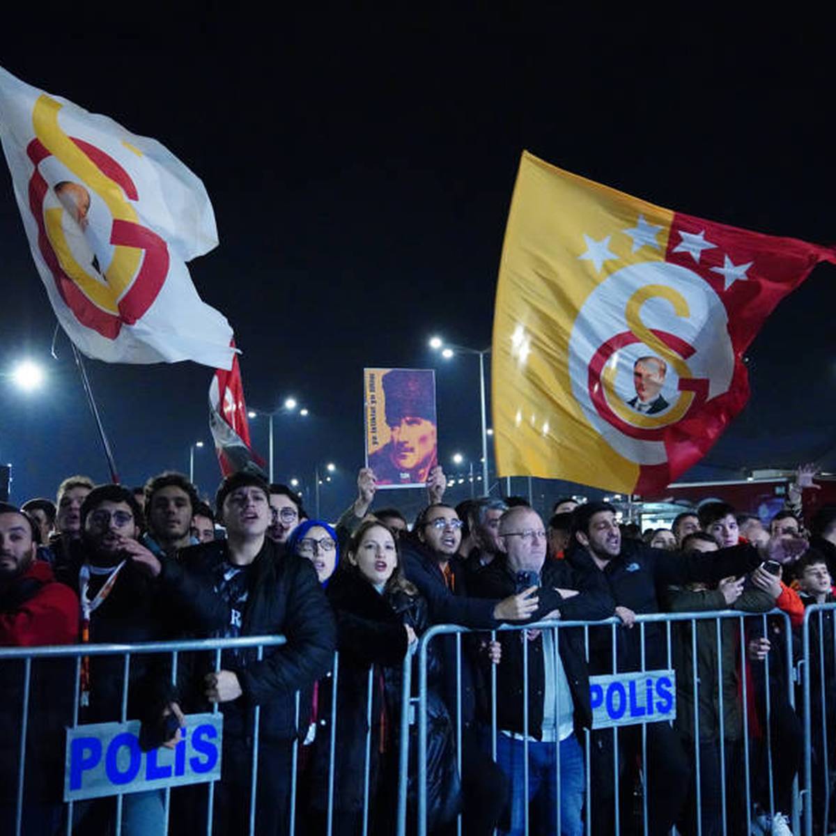 Türkischer Supercup: Veranstalter werfen Galatasaray und