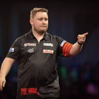 Bei der Hungarian Darts Trophy 2023 gelingt Martin Schindler ein Auftakt nach Maß. Auch sein nächster Gegner präsentiert sich in Bestform.