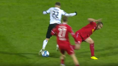 Der SSV Ulm besiegt Jahn Regensburg mit 1:0 und klettert weiter Richtung 2. Liga