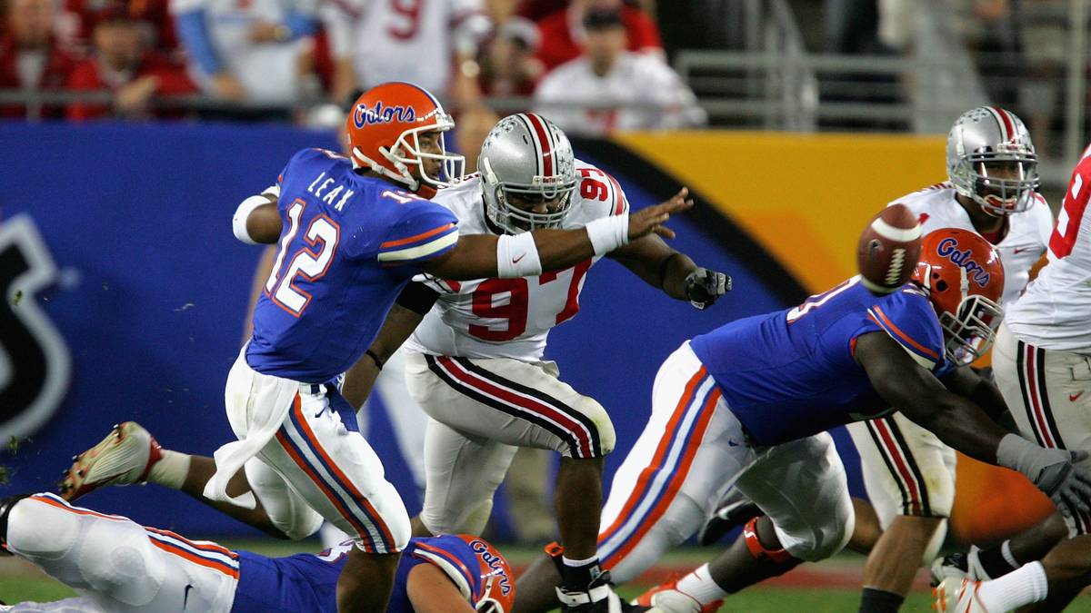 RONNIE WILSON (Offensive Lineman, r.): Wilson spuckte 2007 nach einem Streit in einem Nachtclub einen Mann an, nachdem ihn dieser verfolgte und die Polizei rief, schoss Wilson mit einer Kalaschnikow AK-47 um sich, die Klage wurde später mit Bewährungsauflagen fallen gelassen. Er durfte zurück ins Team und flog erst 2008 nach Drogenbesitz und nachdem er eine Frau auf einer Geburtstagsparty geschlagen hatte