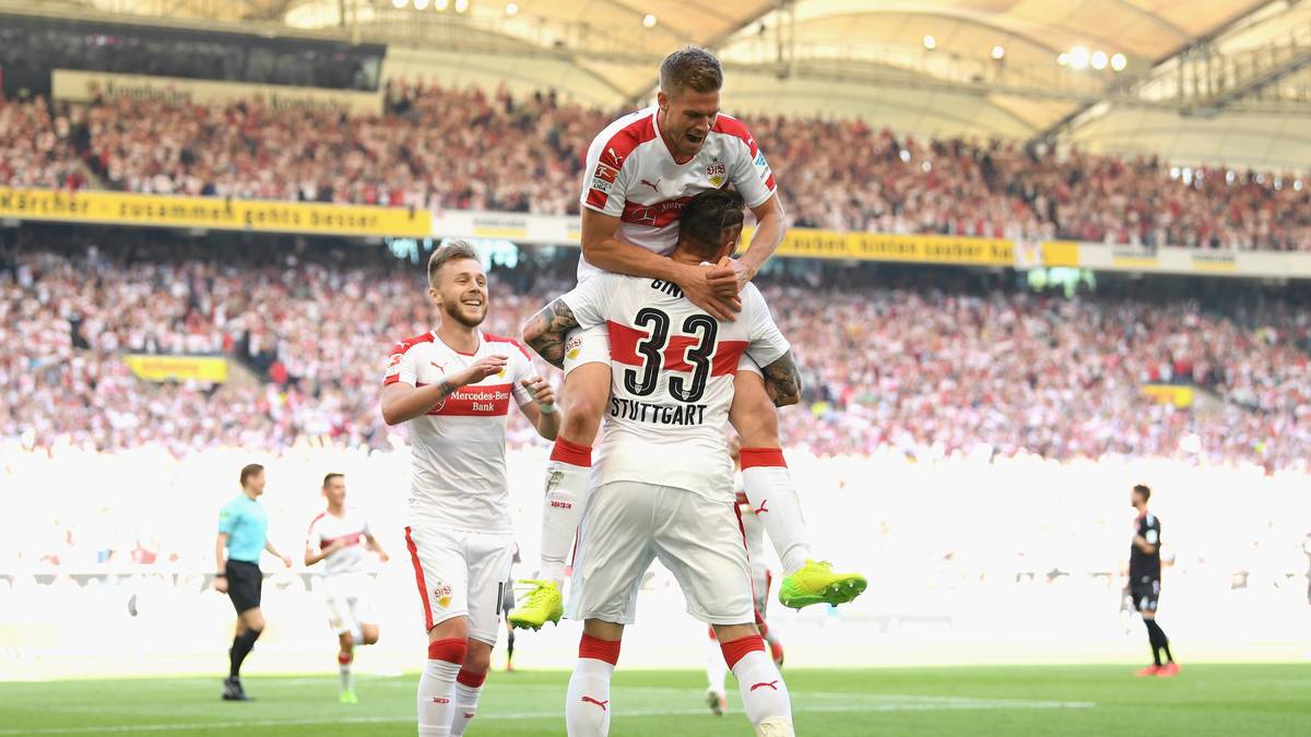 Simon Terodde erhöht in der zweiten Halbzeit auf 2:0