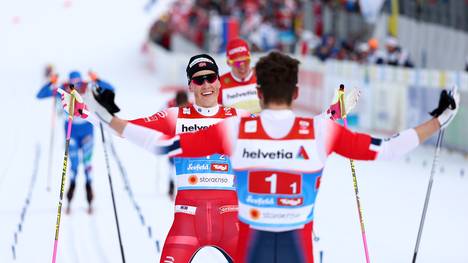 Johannes Hösflot Kläbo und Emil Iversen durften sich über Gold im Teamsprint freuen