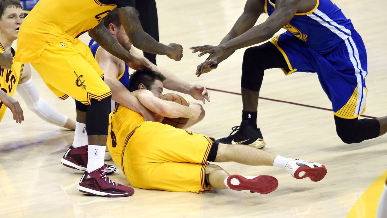 Dellavedova mit Krämpfen in Klinik