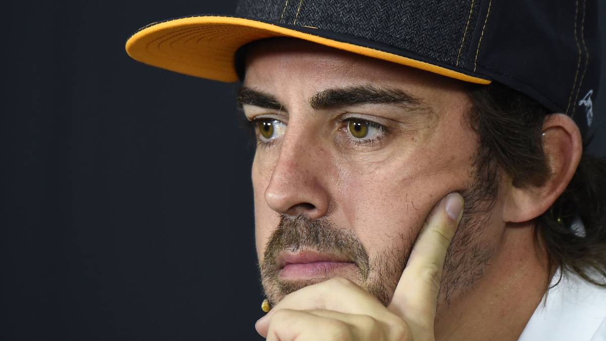 Fernando Alonso meckert indes im McLaren über seine Situation: „Keine Power, keine Reifen, keine Punkte“, schimpft der Spanier. Es wird ein klassischer Start-Ziel-Sieg für Hamilton vor Verstappen und Räikkönen