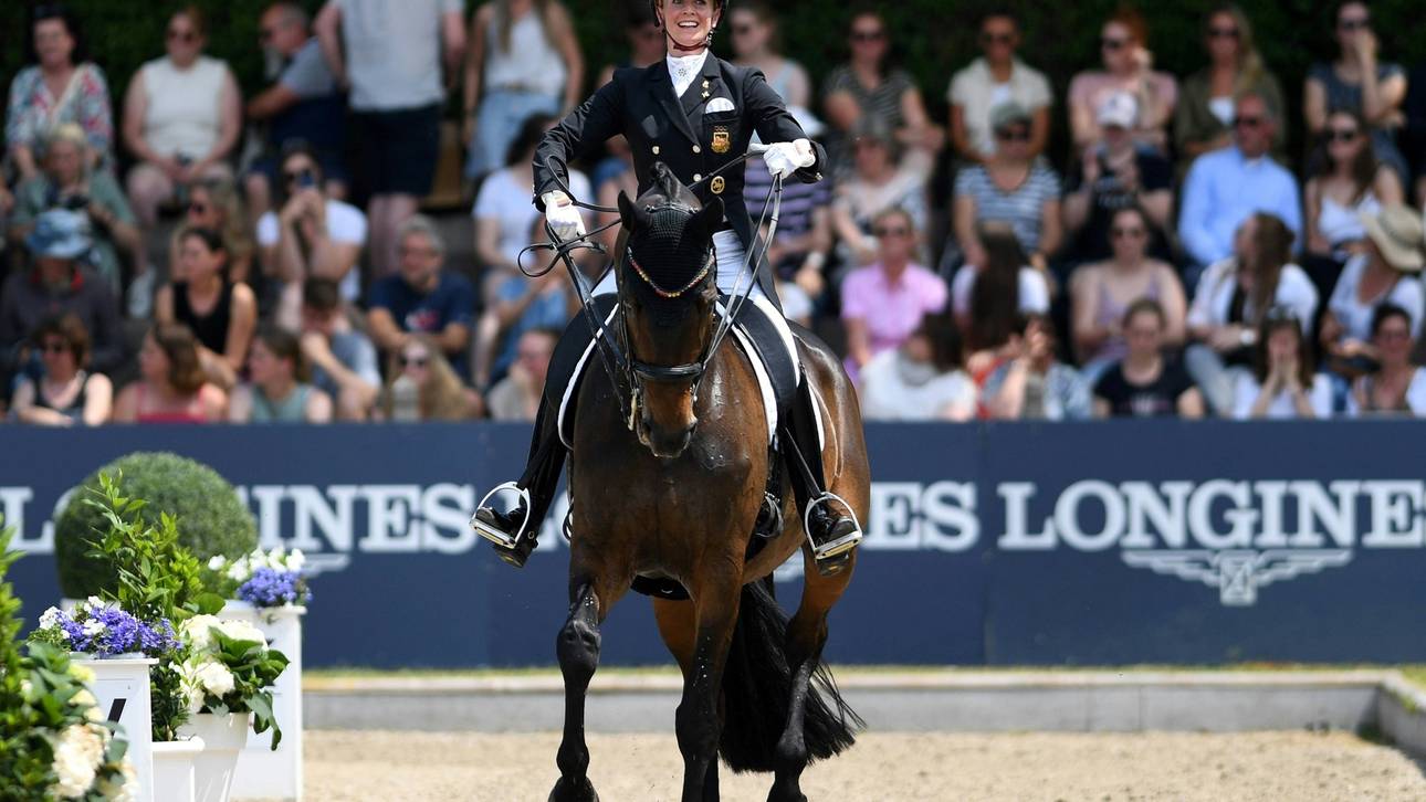 Von Bredow-Werndl siegt