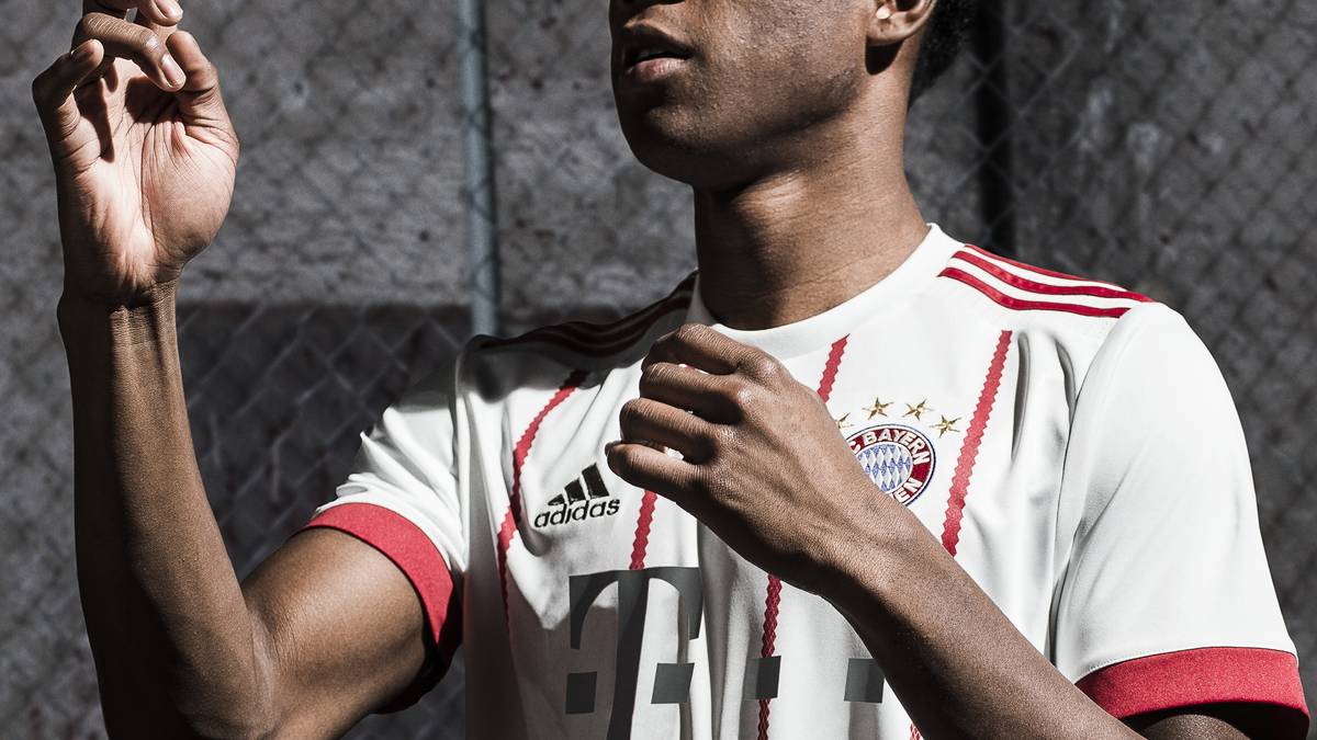 In Weiß und Rot zum ersehnten Titel in der Champions League? Der FC Bayern hat sein Trikot für die kommende Saison in der Königsklasse präsentiert