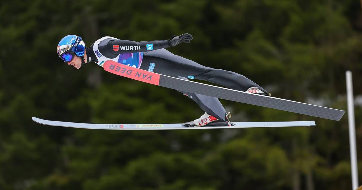 Ski Jumper Schmid in Third Place After Jumping