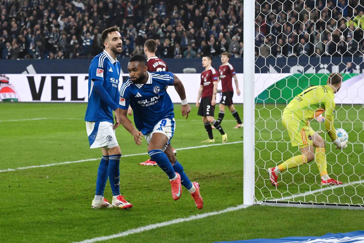 Vieles läuft in dieser Saison bei Schalke 04 nicht wie gewünscht, auf ein Duo aber können sich die Königsblauen auch gegen Nürnberg verlassen. Dem Club gelingt ein furioser Assist.