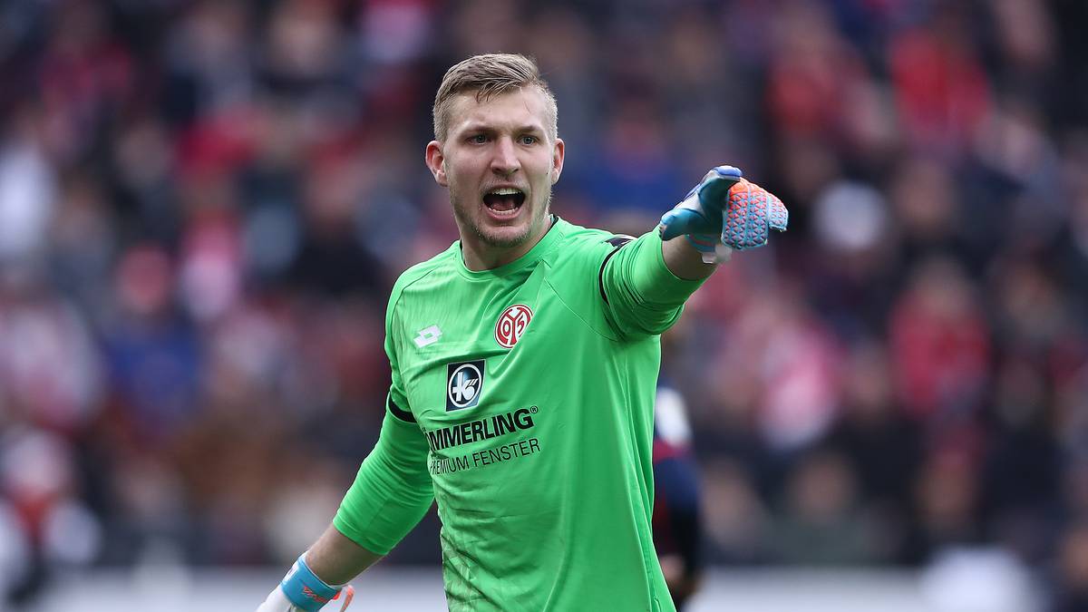 PLATZ 21: ROBIN ZENTNER (Mainz 05) - Weisse Westen: 2 - Gegentore: 14