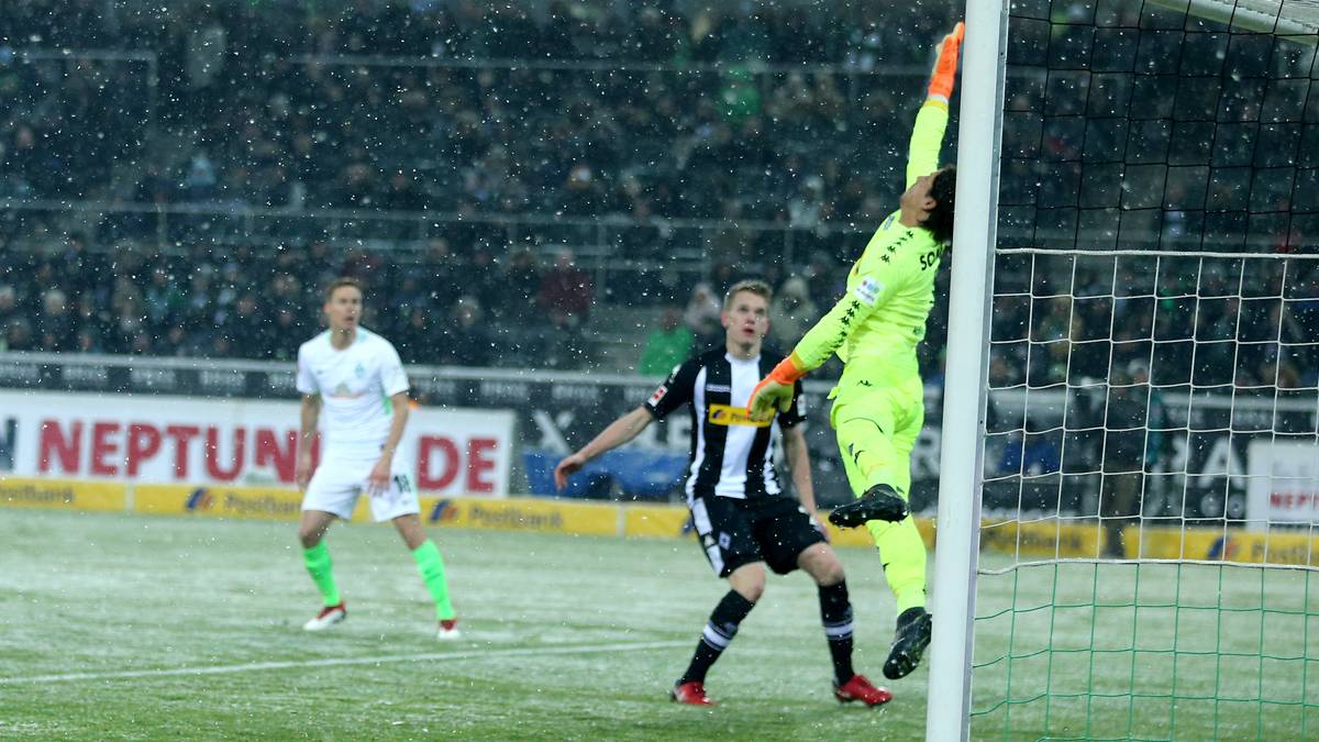 Beim Anschlusstreffer streckt sich Yann Sommer vergeblich. Thomas Delaneys Kopf-/Schulterball landet im langen Eck