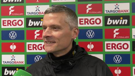 Der 1. FC Saarbrücken steht sensationell im Halbfinale des DFB-Pokals. Trainer Rüdiger Ziehl gibt seinen Spielern die Erlaubnis zu feiern.