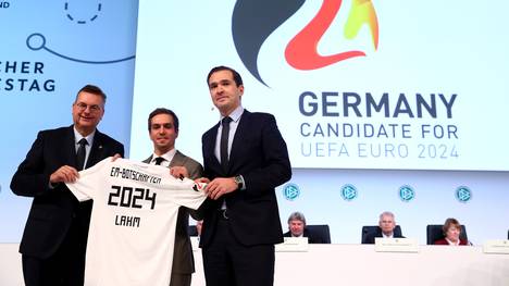 EM 2024: UEFA entscheidet über Vergabe zwischen Deutschland und Türkei, Die deutsche Delegation um Botschafter Philipp Lahm wirbt um die EM in Deutschland
