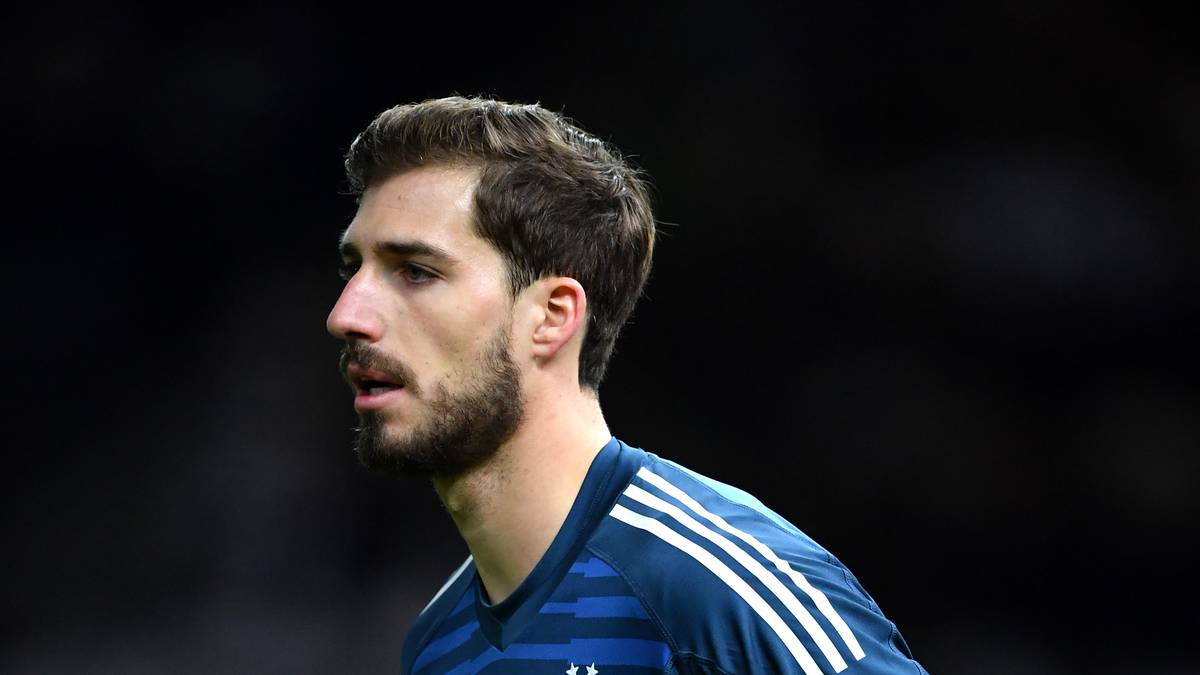 KEVIN TRAPP: Der Wahl-Pariser ging bei seinem 3. Länderspiel über komplette 90 Minuten. War mehr mit dem Fuß am Ball als mit den Händen, lange Bälle landeten meist im Aus oder beim Gegner. Wurde von seinen Abwehrkollegen aber auch mehrfach in Bedrängnis gebracht. Jesus‘ Kopfballtor aus Nahdistanz war schwer zu verhindern (37.). Starke Parade dann gegen Paulinho (55.). SPORT1-Note: 4,5