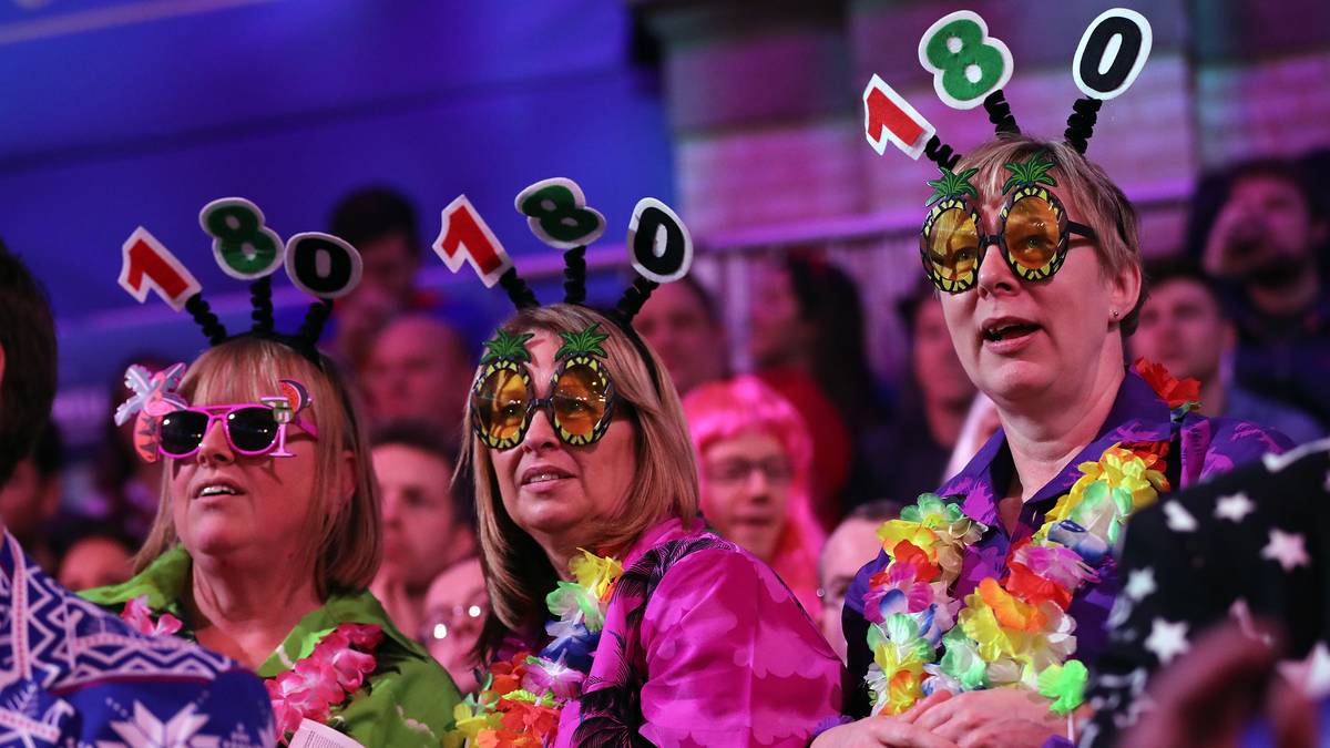 Die Sekunden bevor der Caller seine Stimme erhebt und ein Maximum verkündet sind quälend lange. Doch mit der richtigen Verkleidung wird die Wartezeit versüßt