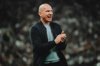 Der neue Coach des Fußball-Zweitligisten 1. FC Köln gibt sich bei seiner Vorstellung ambitioniert - und will statt Worten Taten sprechen lassen.