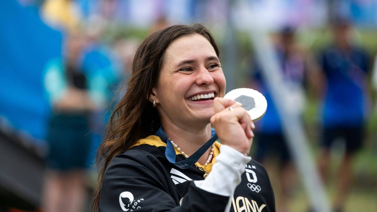 Mit der Familie: Liliks „sehr emotionale“ Silberfeier