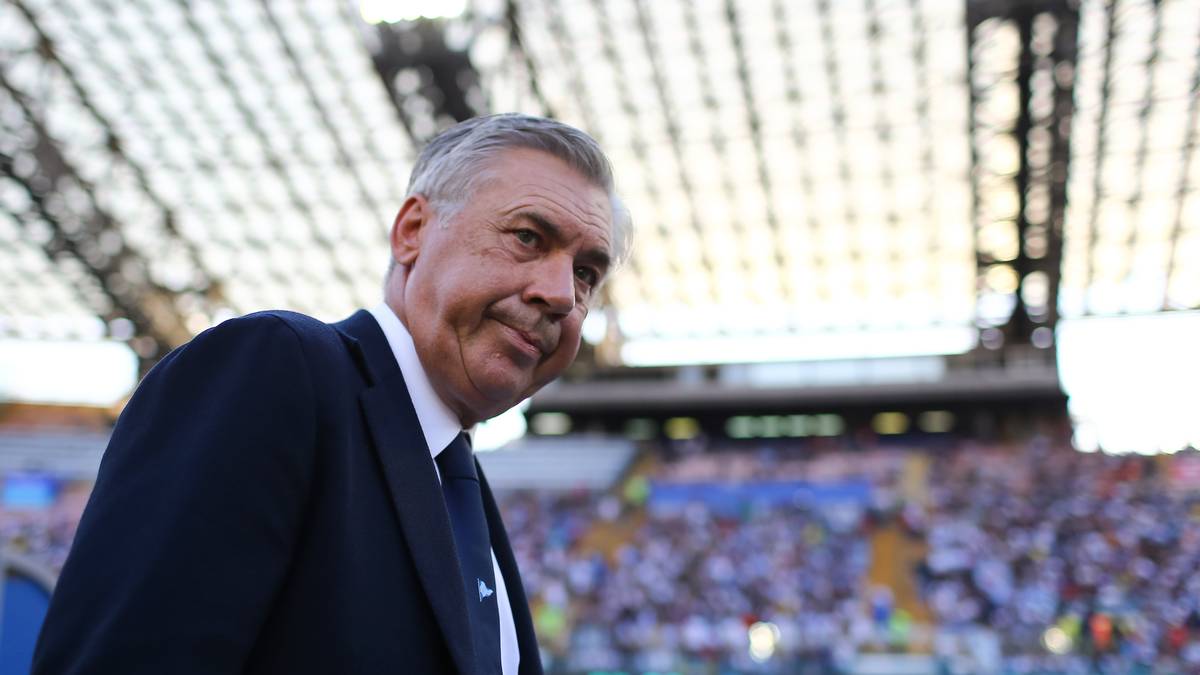 PLATZ 11 - SSC NEAPEL: So wie in der letzten Saison erweist sich Napoli auch in der neuen Spielzeit als erster Juve-Jäger. Carlo Ancelottis Team wurden im Topspiel am Samstag aber die Grenzen mit 1:3 aufgezeigt. Nach der Nullnummer gegen Belgrad steht Napoli gegen Liverpool unter Druck