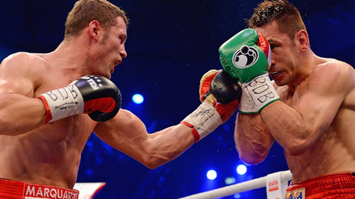 Doch dessen Deckung hält viele Schläge ab. Wirkungstreffer bleiben in den ersten Runden aus