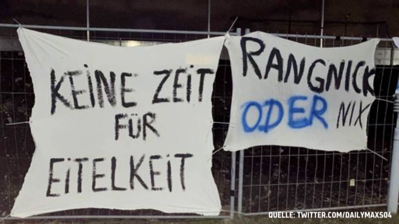 Die Fans des FC Schalke fordern Ralf Rangnick als Sportvorstand