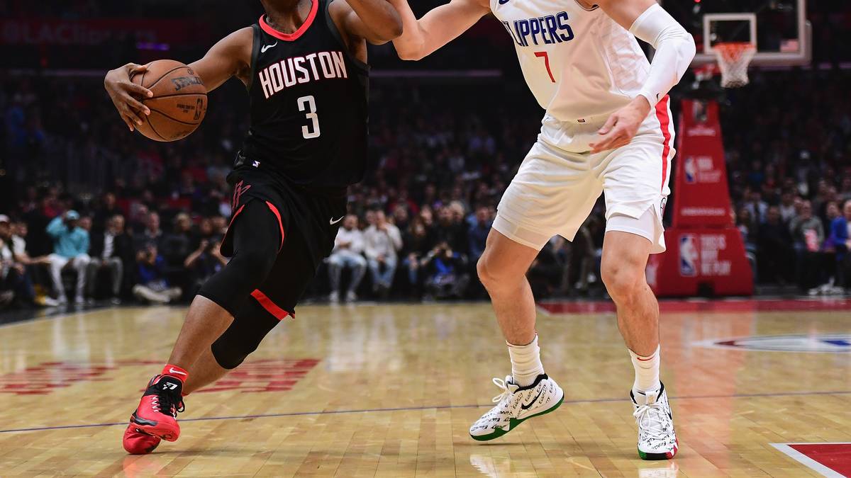 Nicht mit dabei ist der bisherige Abo-All-Star Chris Paul. Aufgrund von Verletzungsproblemen hat der Star der Houston Rockets erst 28 Saisonspiele absolviert und wurde wohl deshalb nicht berücksichtigt
