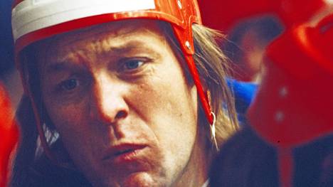 Erich Kühnhackl wurde 2000 als deutscher Eishockeyspieler des Jahrhunderts ausgezeichnet