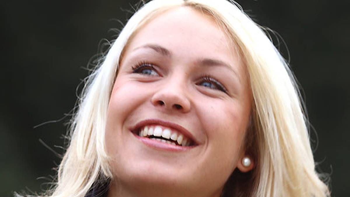 Neuner ist aber nicht nur wegen ihrer sportlichen Erfolge bei den Fans beliebt, sondern auch durch ihre positive natürliche Ausstrahlung außerhalb der Loipe