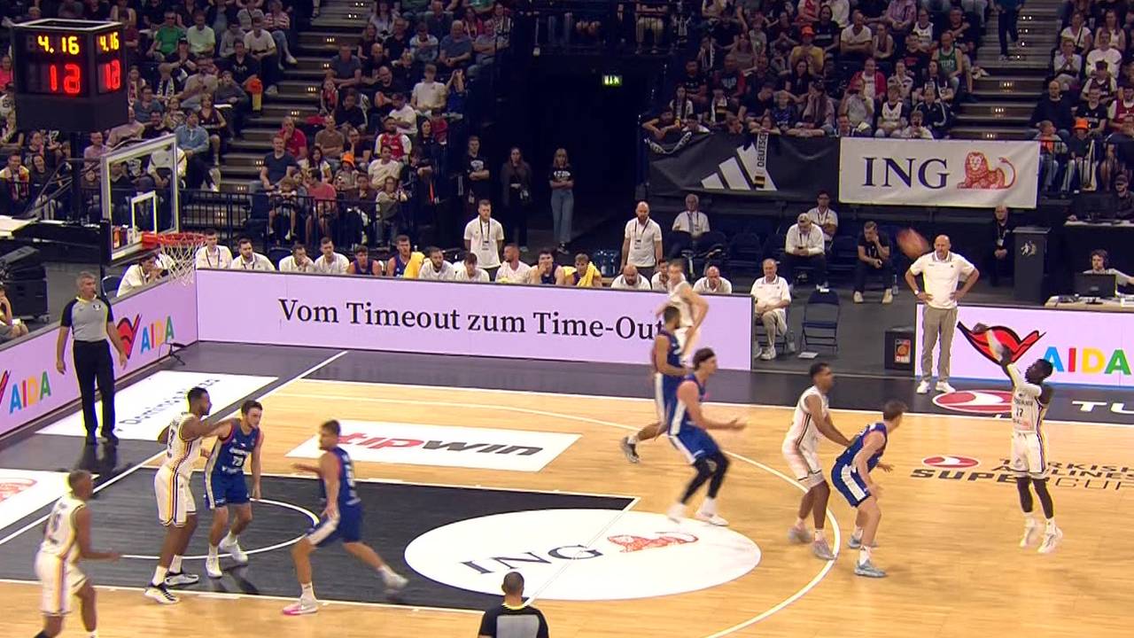Basketball-Supercup: Finale! Nach der Pause drehen Dennis Schröder und Co. auf