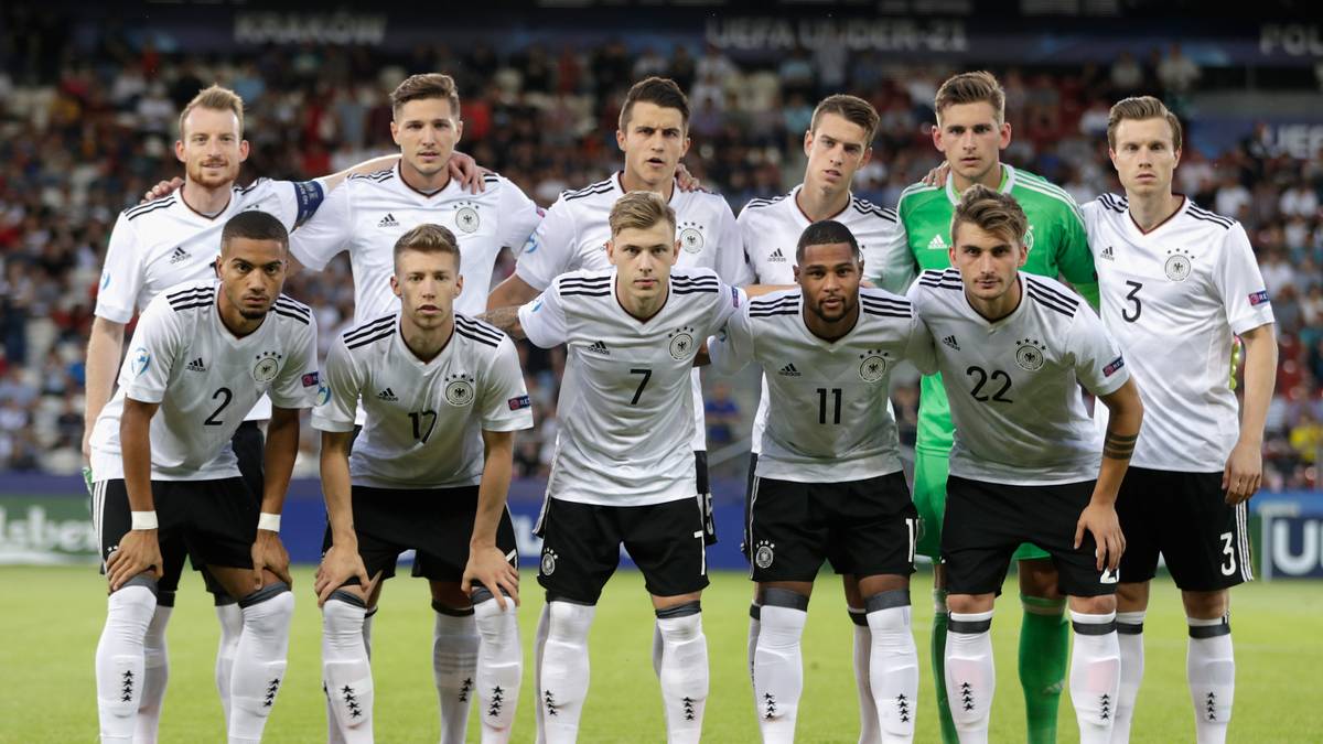 Sie haben es tatsächlich geschafft: Die deutsche U21-Nationalmannschaft gewinnt in Polen den EM-Titel. Das Team von Trainer Stefan Kuntz besiegt im Finale von Krakau Topfavorit Spanien mit 1:0 (1:0). SPORT1 mit der Einzelkritik