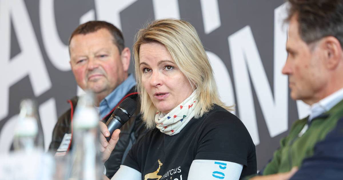 Ski legend enters politics