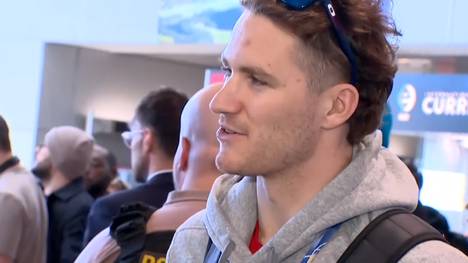 Die Eishockeyspieler von Team USA sind zurück in den Vereinigten Staaten. Dabei wurden die Spieler am Flughafen von Miami gefeiert und stellten sich trotz Müdigkeit und Reisestrapazen den Fragen der Reporter.