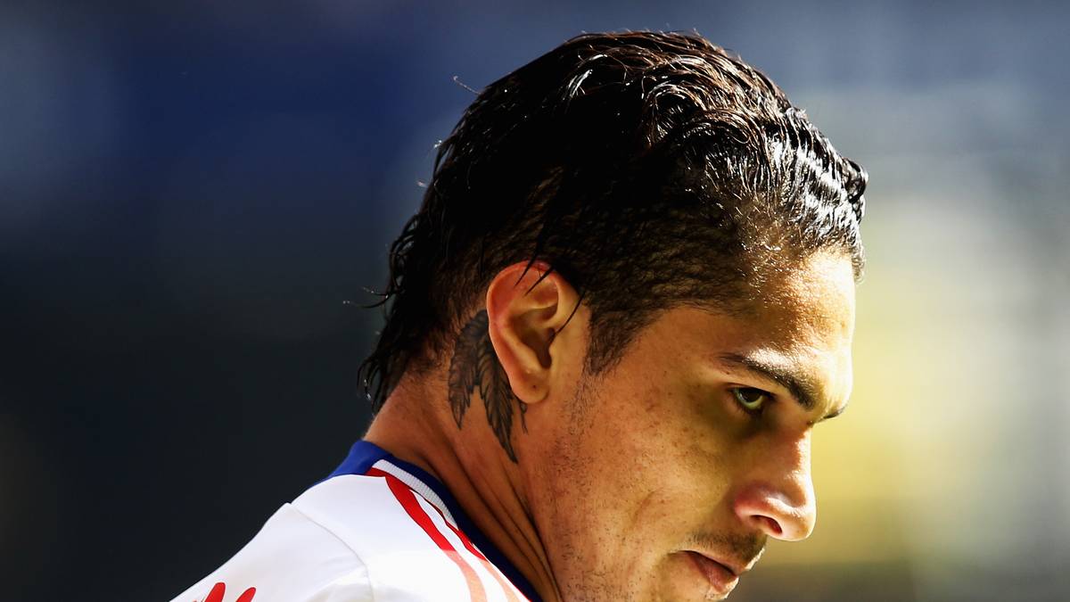 Aus vollem Lauf und mit offener Sohle. Die Folge: Der Peruaner wurde für acht Wochen aus dem Verkehr gezogen