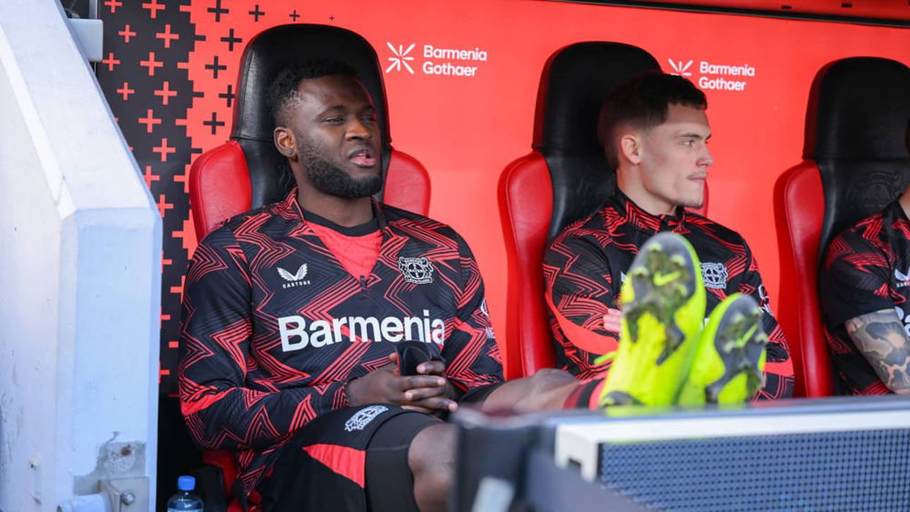 Victor Boniface (l.) ist bei Bayer Leverkusen nach dem Ausfall von Florian Wirtz plötzlich wieder wichtig