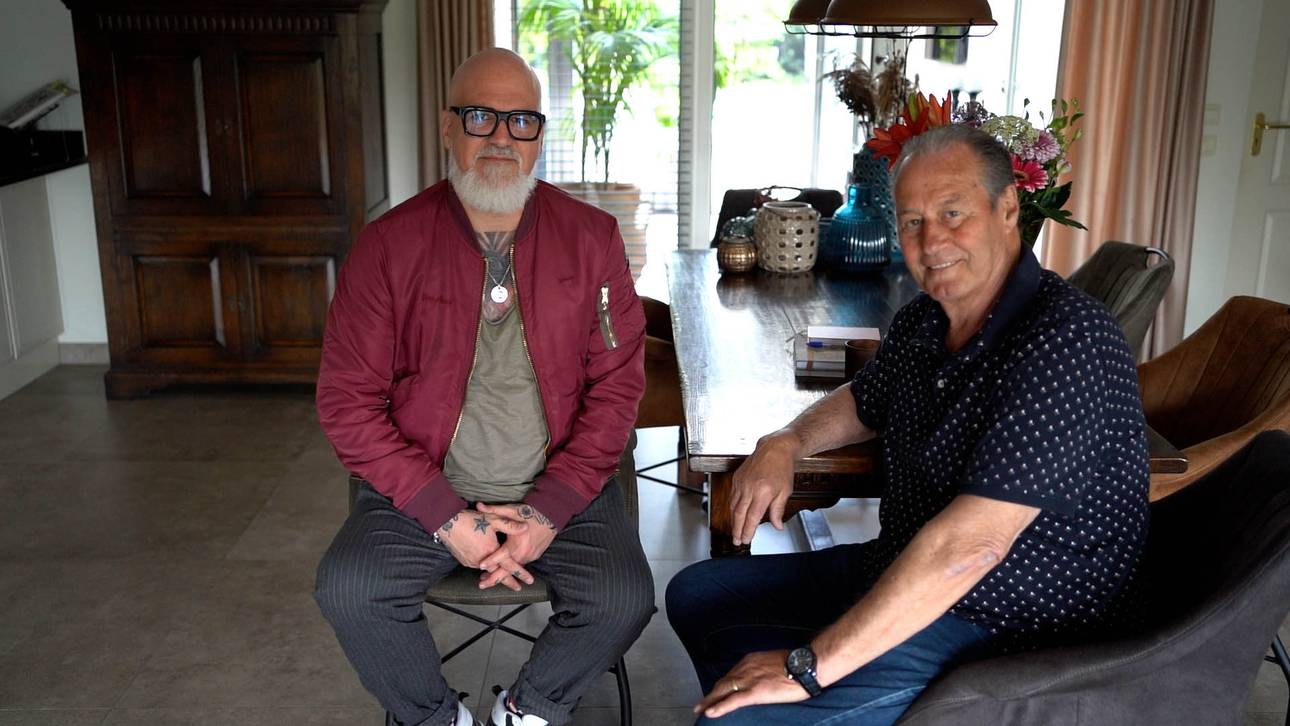 SPORT1-Reporter Reinhard Franke zu Gast bei Trainer-Legende Huub Stevens