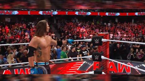 Am Ende des Matches von AJ Styles bei WWE RAW war Dexter Lumis im Publikum zu sehen