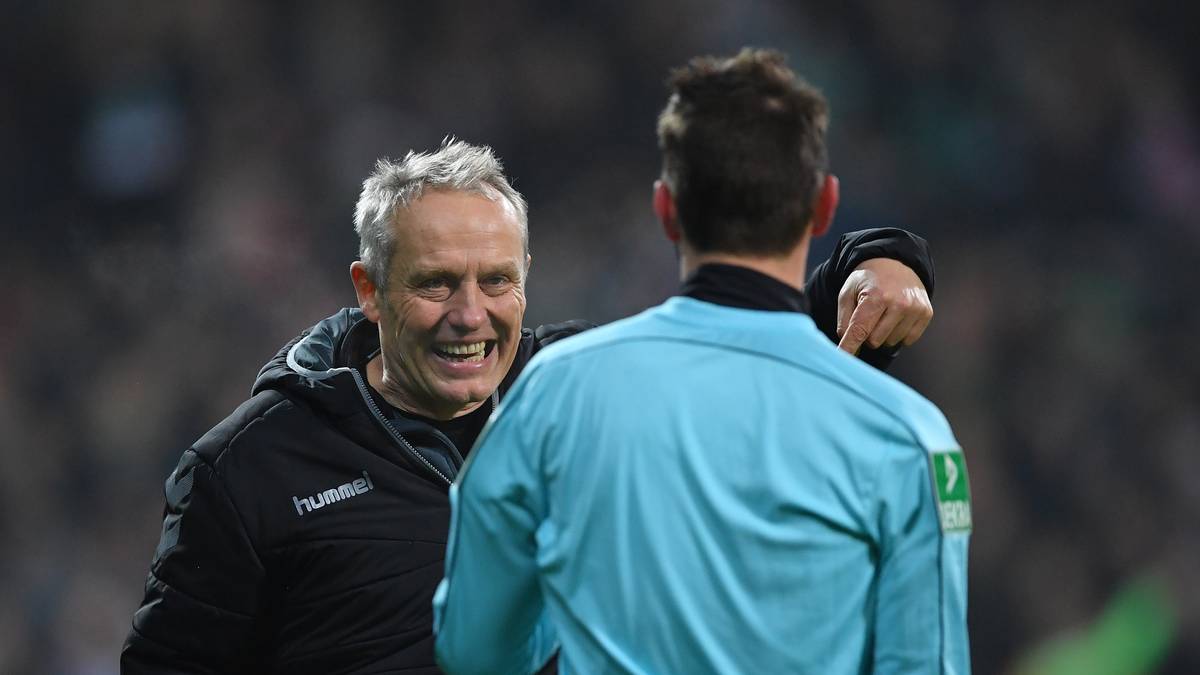 "Für die Entscheidung beim dritten Bremer Tor braucht man eigentlich keinen Videobeweis, aber daran lag unsere Niederlage nicht. Wir waren selbst schuld daran", sagt Freiburgs Trainer Christian Streich