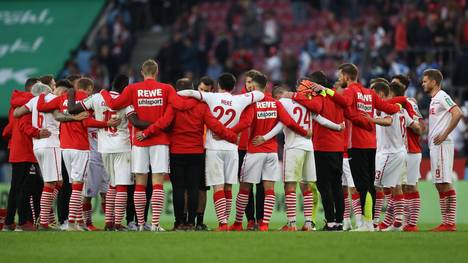 Zweite Liga: 1. FC Köln geht mit Andre Pawlak ins Aufstiegsrennen , Die Spieler des 1. FC Köln schwören sich auf den Zweitliga-Endspurt ein