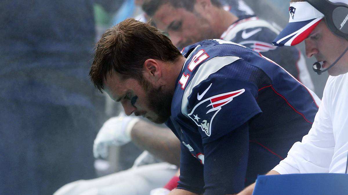 Brady wird im Anschluss für vier Spiele gesperrt - sein Einspruch vor Gericht abgewiesen. Der Spielmacher verbringt vier Spiele auf der Bank. Für ihn übernimmt Backup Jimmy Garoppolo, der heute bei den 49ers aktiv ist, das Ruder 