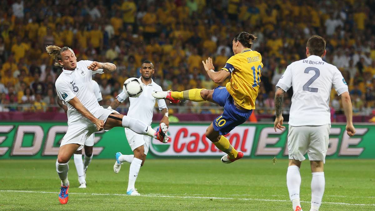 Die EM 2012 entpuppt sich als Abbild der Endrunde vier Jahre zuvor. Wieder ist es Ibrahimovic, der das Heft des Handelns in die Hand nimmt und mit zwei Treffern die Schweden am Leben hält.  Gegen Frankreich gelingt ihm per Seitfallzieher zwar ein besonders sehenswerter Treffer, zum Weiterkommen reicht er jedoch nicht 