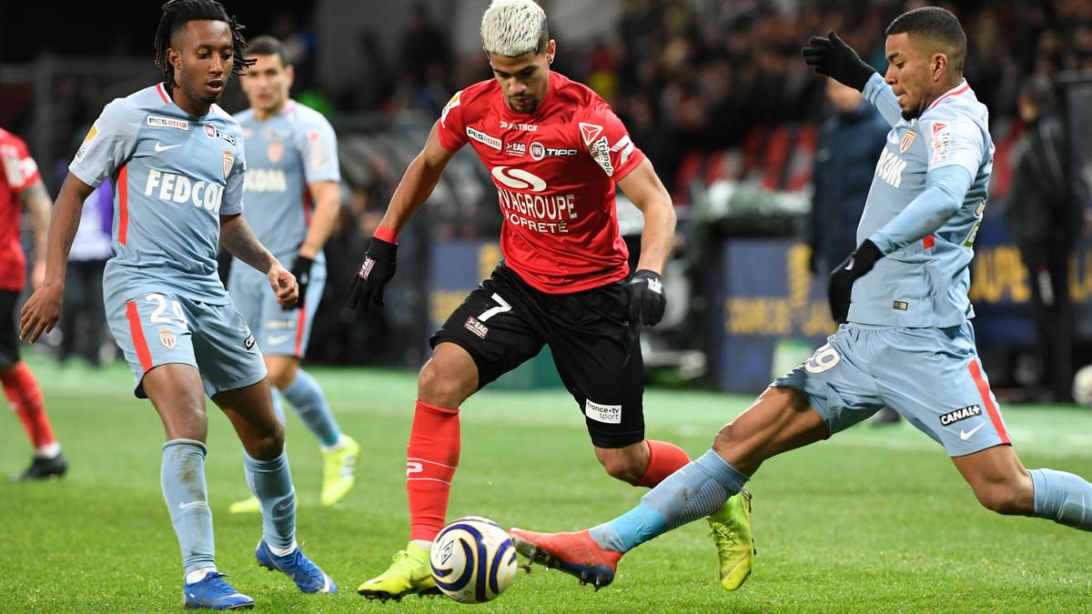 BENJAMIN HENRICHS (AS Monaco): Viel Einsatzzeit gab es für Henrichs diese Saison noch nicht. Gerade einmal fünf Spiele in der Ligue 1 kann er verbuchen. Aber für den 22-Jährigen ist ein lukrativer Wechsel in Aussicht –mit RB Leipzig soll er sich schon einig sein